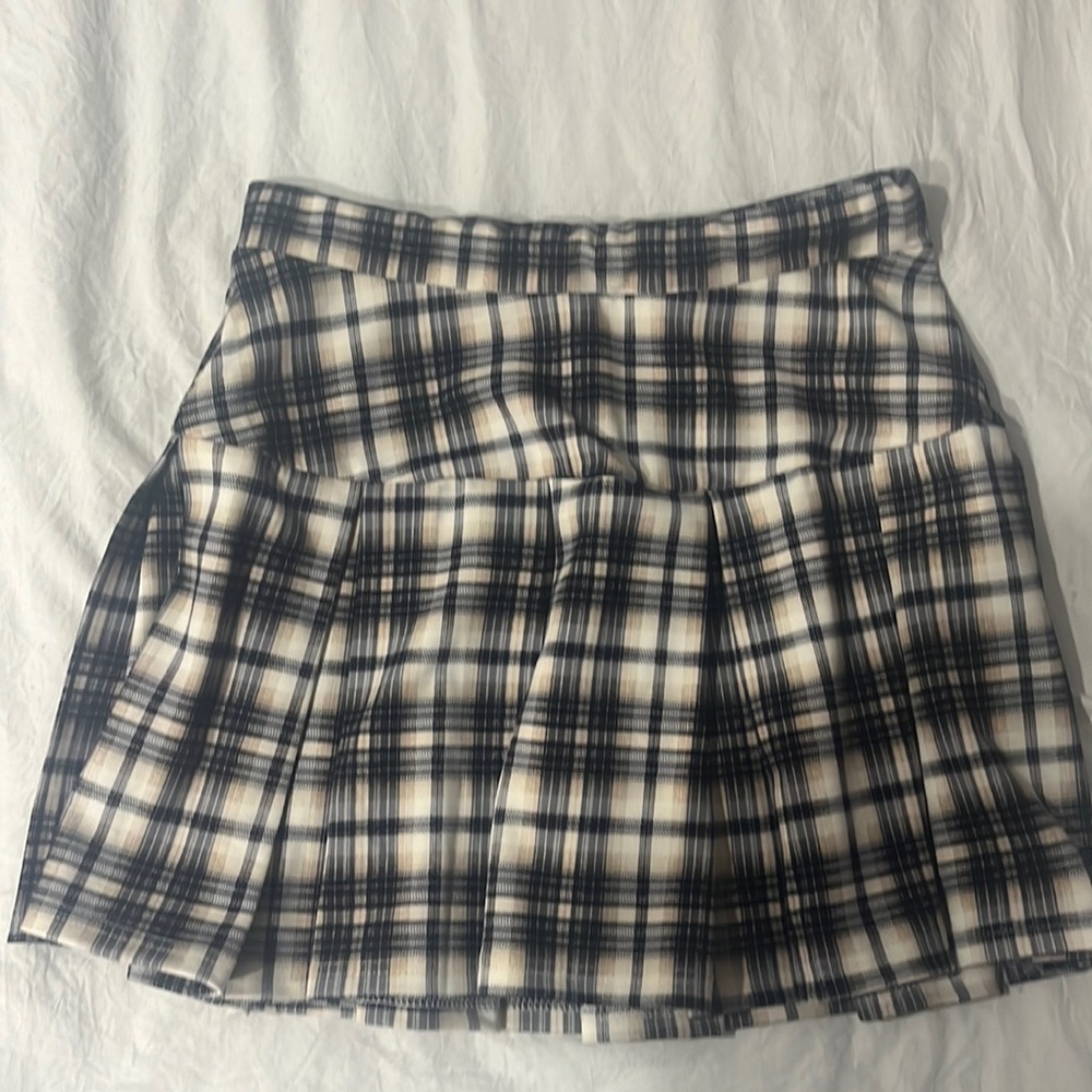 Plaid mini pleated skirt